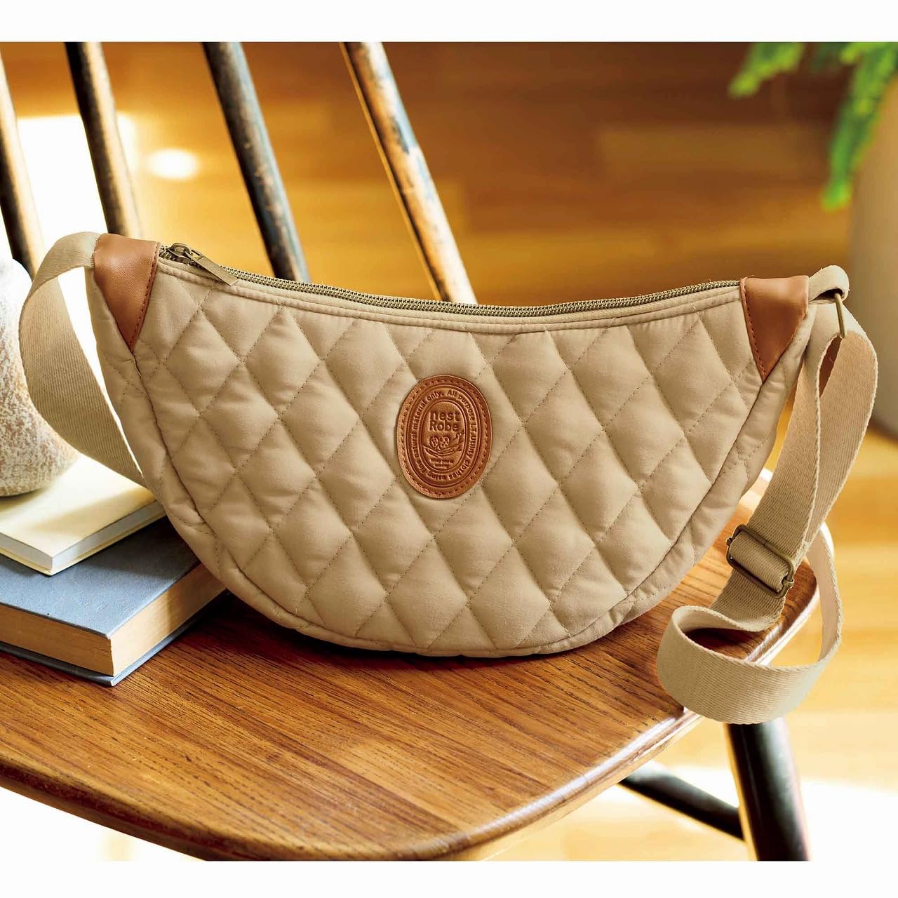 nest Robe半月斜背包